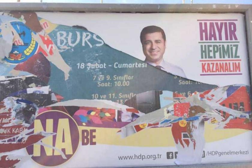 HDP’nin ‘Hayır’ afişleri yırtıldı