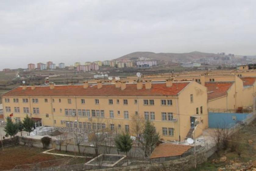 Elazığ Cezaevi'nden mektup: 20 kadın şiddete maruz kaldık