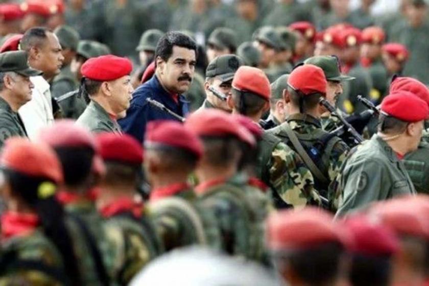 Venezuela’da orduya ‘darbeye diren’ çağrısı