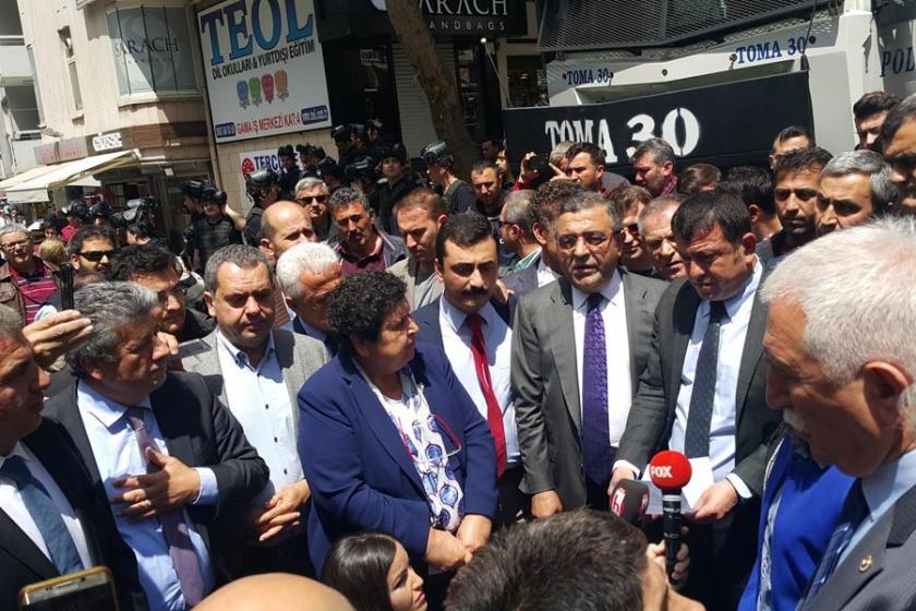 Yüksel Caddesi'nde CHP'li vekillerden 'volta atmalı' tepki