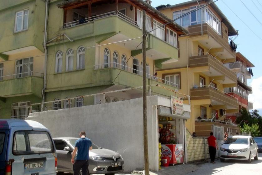 Cinnet geçiren polis, anne ve babasını öldürdü