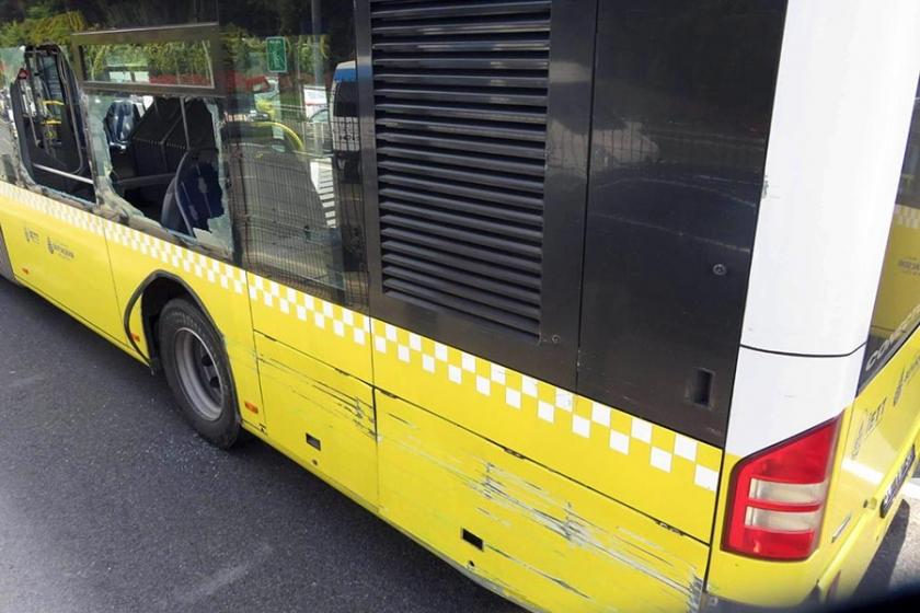 Metrobüs bariyerlere çarptı: 5 kişi yaralandı