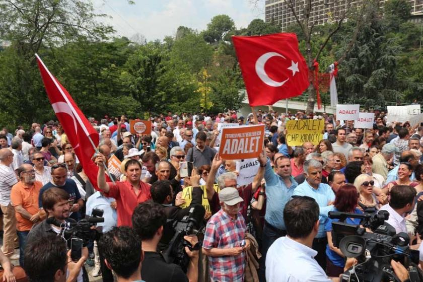 Maçka'da nöbet 3. gününde: Adalet gelene kadar sokaktayız