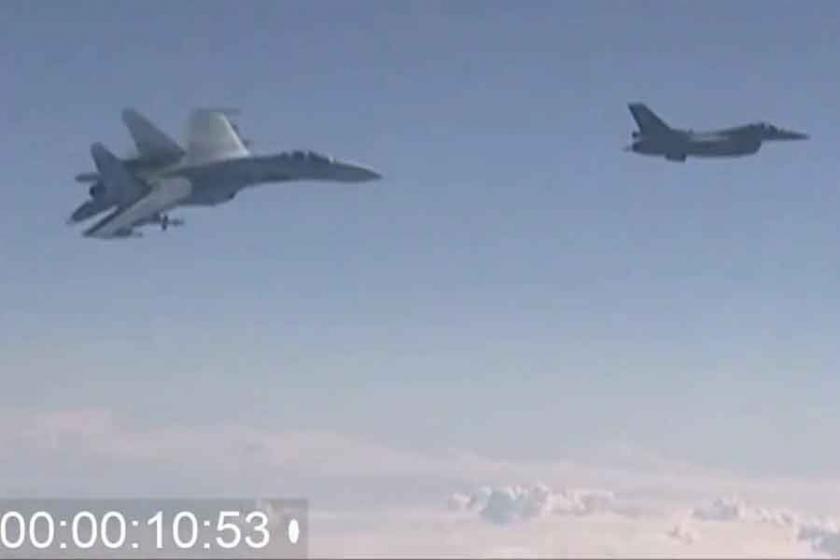 NATO ile Rus uçağı arasındaki 'it dalaşı'nın görüntüleri