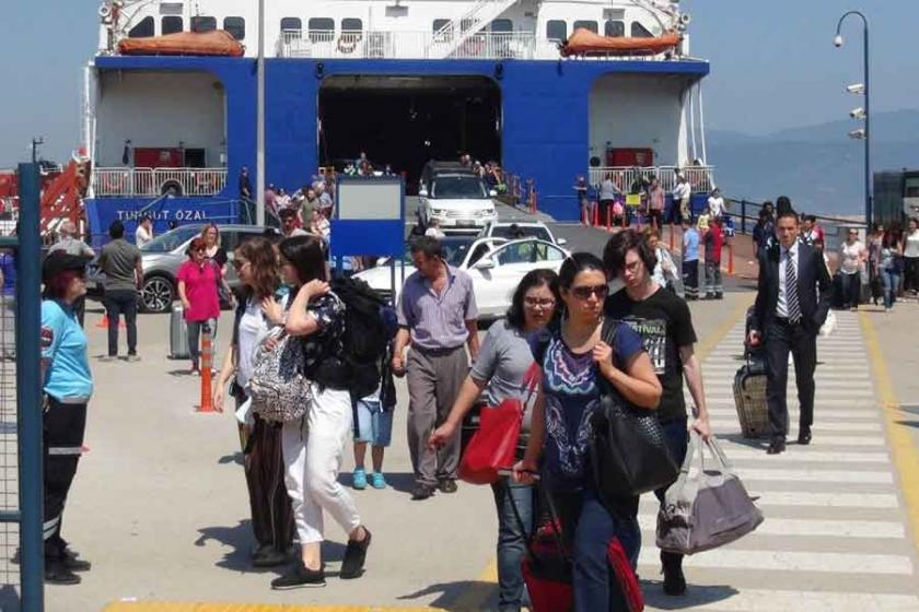 Bandırma Feribot İskelesinde bayram yoğunluğu başladı