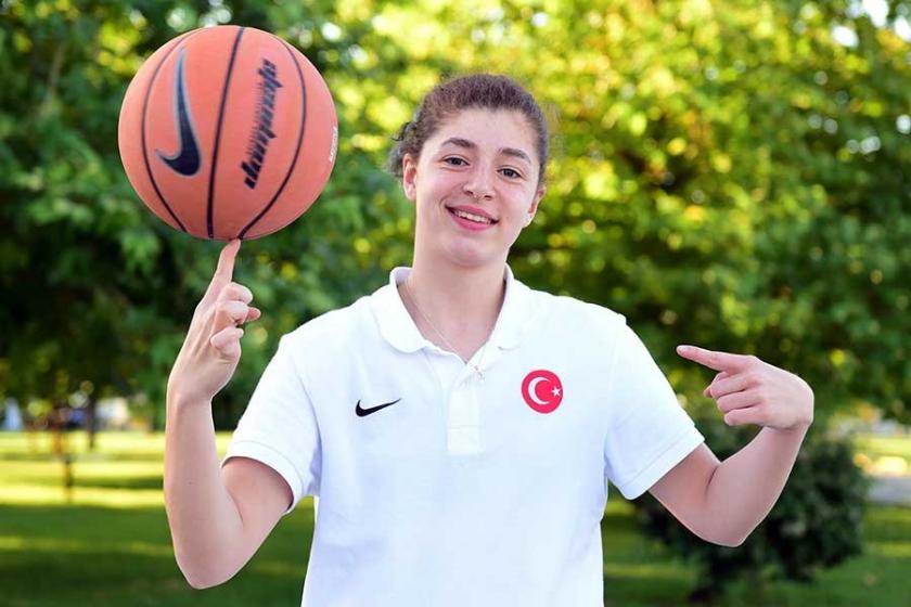 İşitme engelliler kadın basketbol takımı olimpiyatlarda