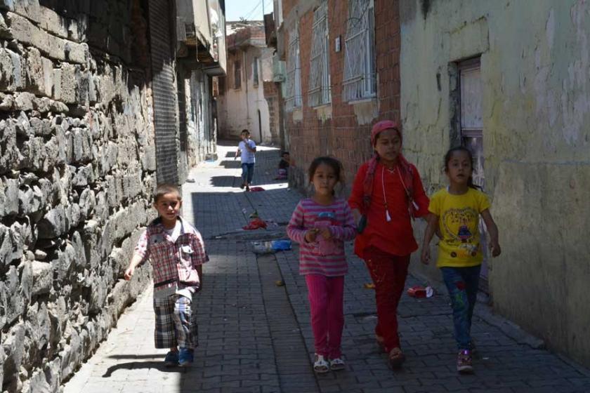 Diyarbakır Sur’da yıkımın gölgesinde buruk bayram