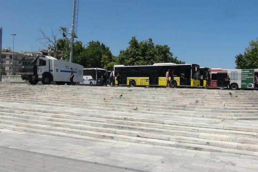 Yürüyüş yasaklandı, Gezi Parkı yaya giriş çıkışına kapatıldı