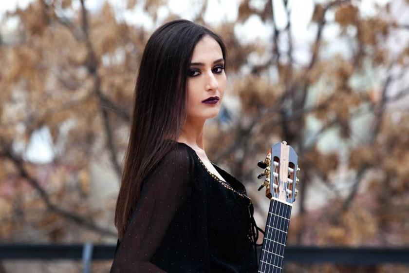 Gitarist Begül Erhan zeytinlikler için çalacak