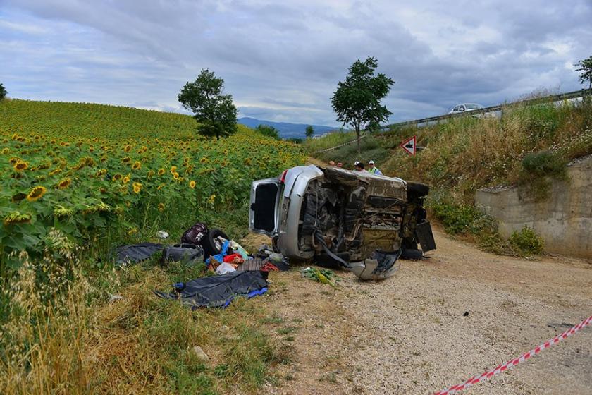 Erbaa'da acı kaza: 1'i çocuk 3 ölü, 5 yaralı