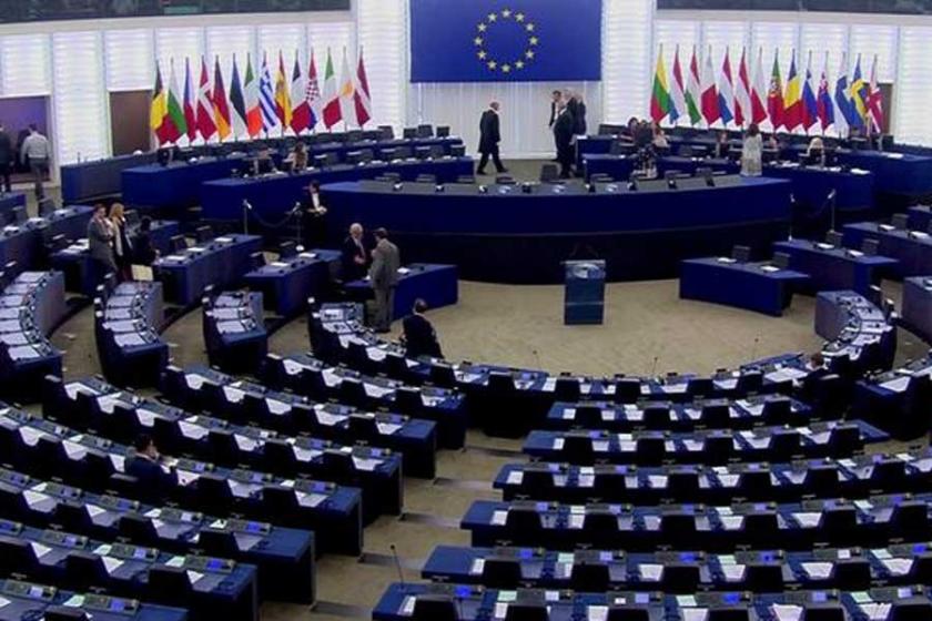 EP lawmakers voted to freeze in Turkey accession talks