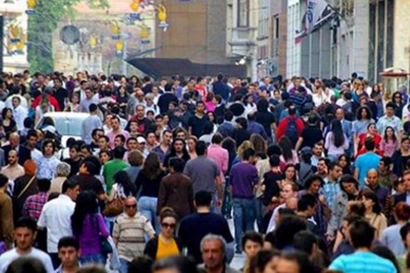 Adana'da gençlerden ‘OHAL uzamasın’ talebi