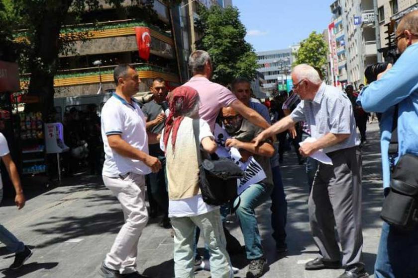 Yüksel Caddesi’nde polis 4 kişiyi darbederek gözaltına aldı