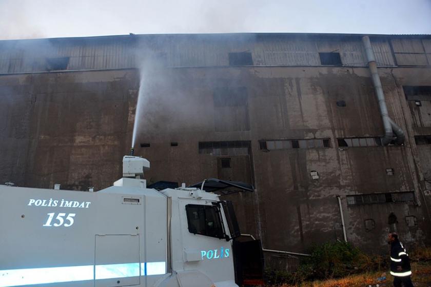 Maraş'ta çelik fabrikasında yangın çıktı