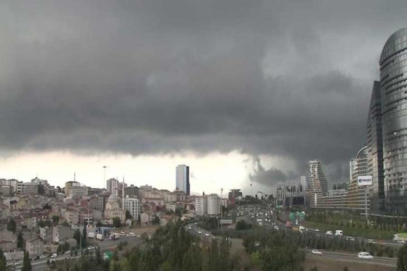 İstanbul'da gündüz geceye döndü