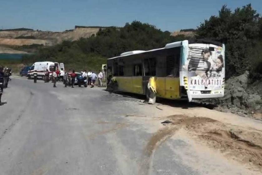 Eyüp'te kamyon ve İETT otobüsü çarpıştı: 8 yaralı