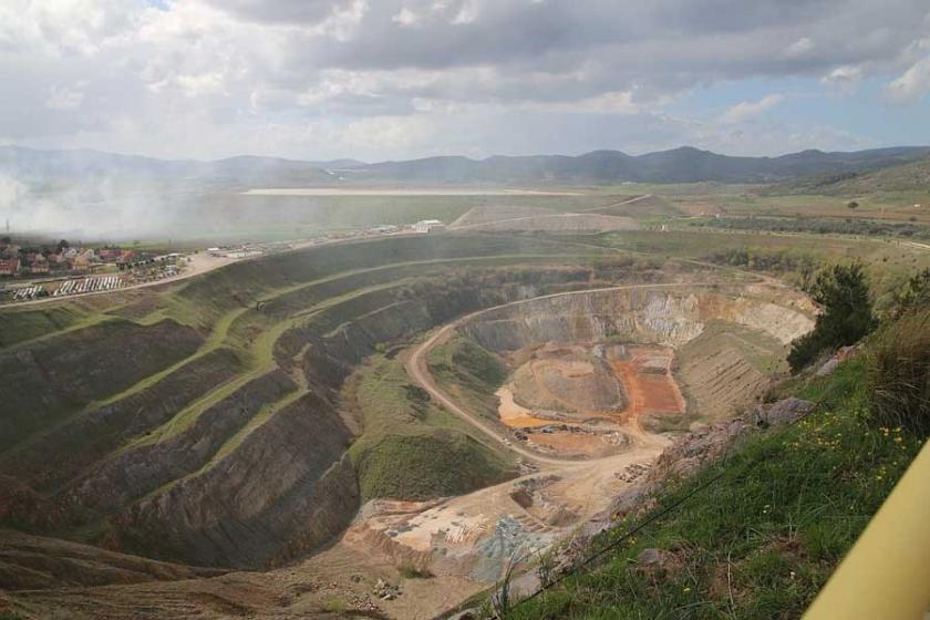 Bergama altın madeninde 3. siyanür havuzuna itiraz edildi