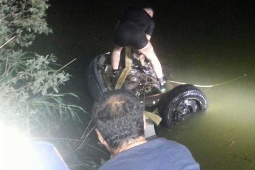 Otomobil Sakarya nehrine uçtu: 3 kişi hayatını kaybetti
