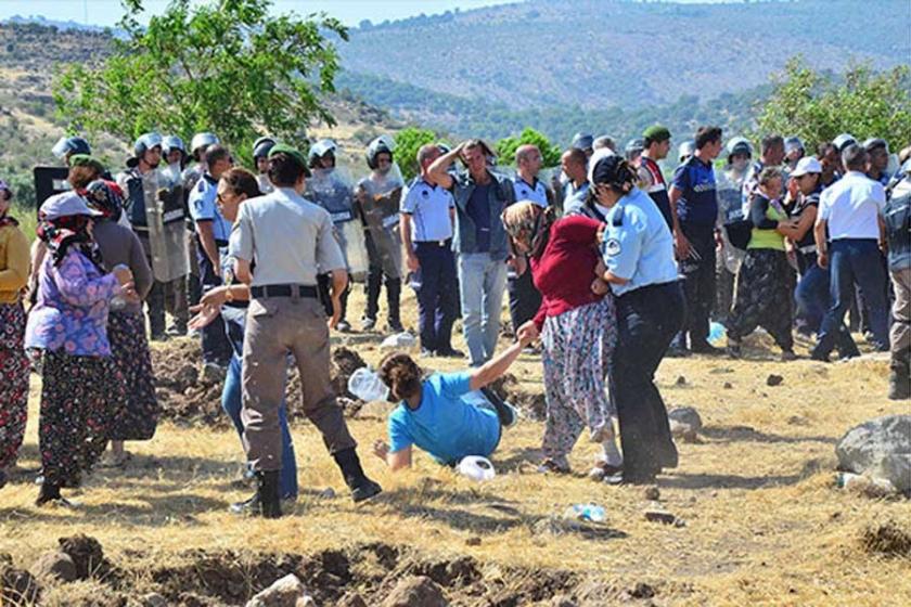 Ağaçların sökülmesine karşı köylülerden 10 saatlik direniş