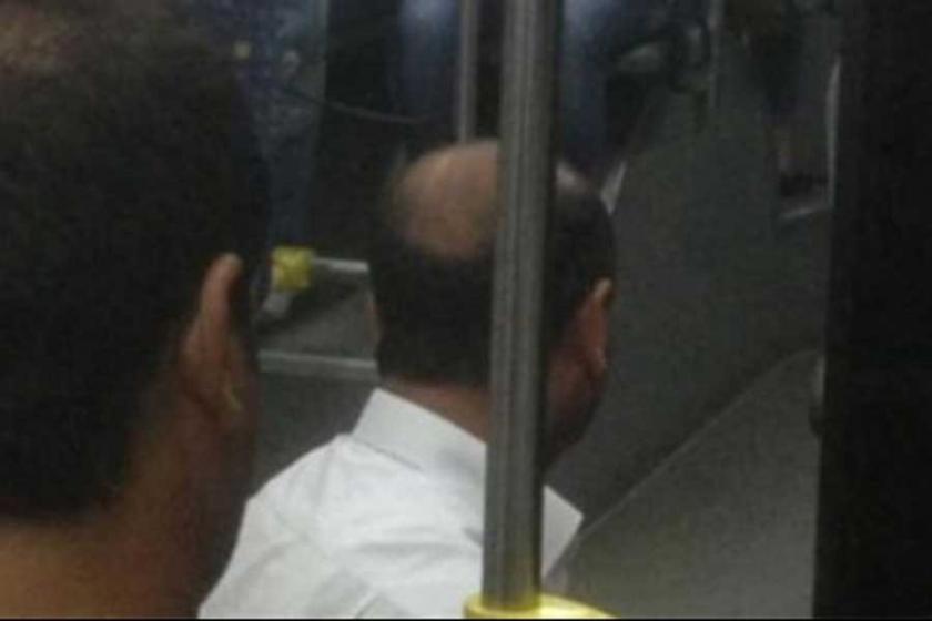Şoför, halk otobüsünü durdurup namaz kıldı