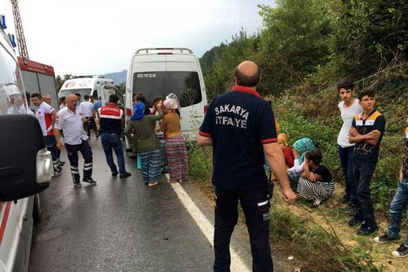 Fındık işçilerini taşıyan minibüs kaza yaptı: 11 yaralı