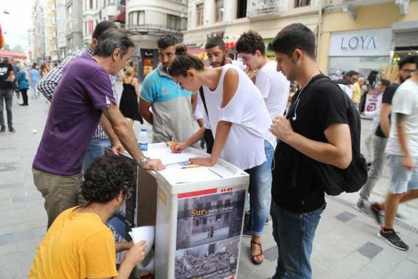 İstanbul’da Sur için açılan standa yoğun ilgi