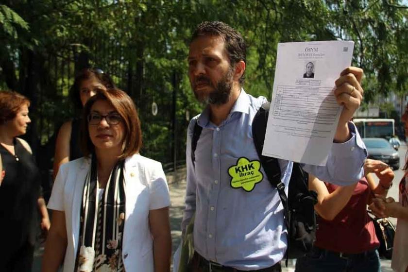 Ankara’da ev baskını: Akademisyen Cenk Yiğiter de gözaltında