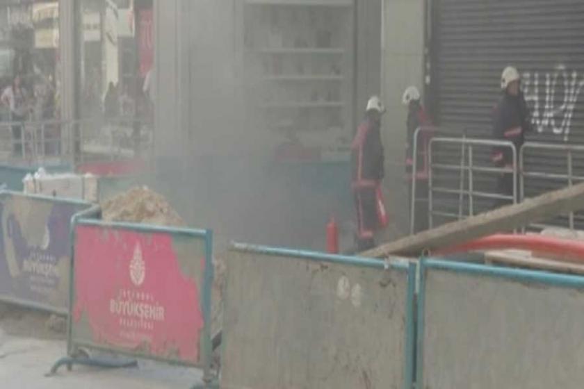 İstiklal Caddesi'ndeki yeraltı kablolarında yangın