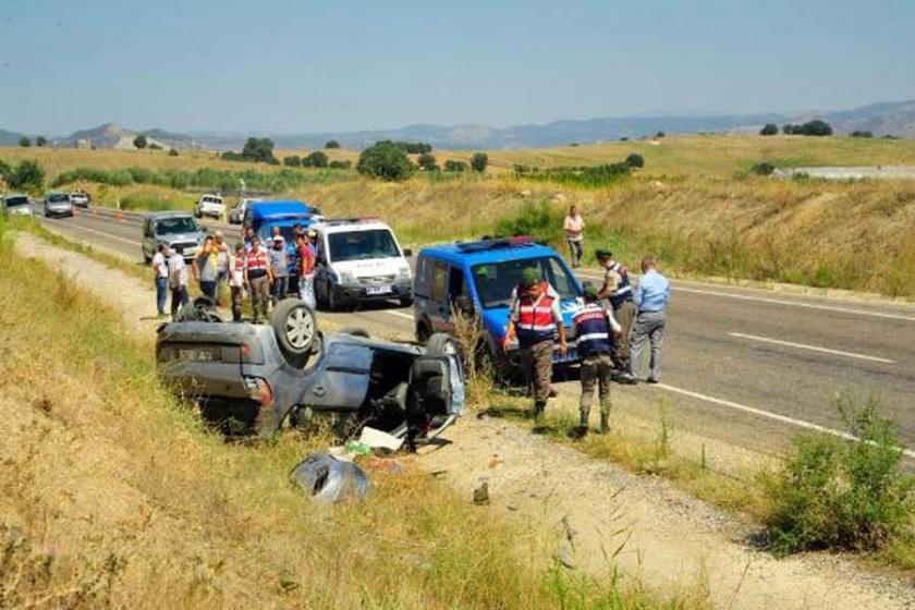 Manisa'da düğün konvoyunda kaza, 1 ölü, 5 yaralı