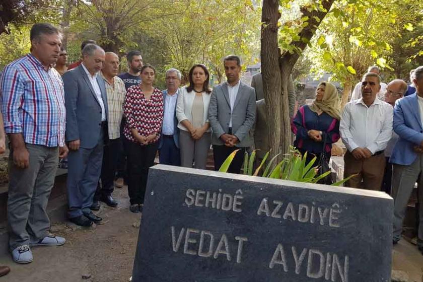 Vedat Aydın mezarı başında anıldı: Artık kan dökülmesin