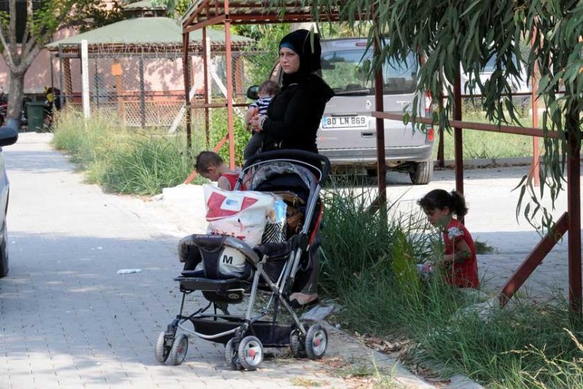 Adana'da Suriyeli kadın 3 çocuğuyla ortada kaldı