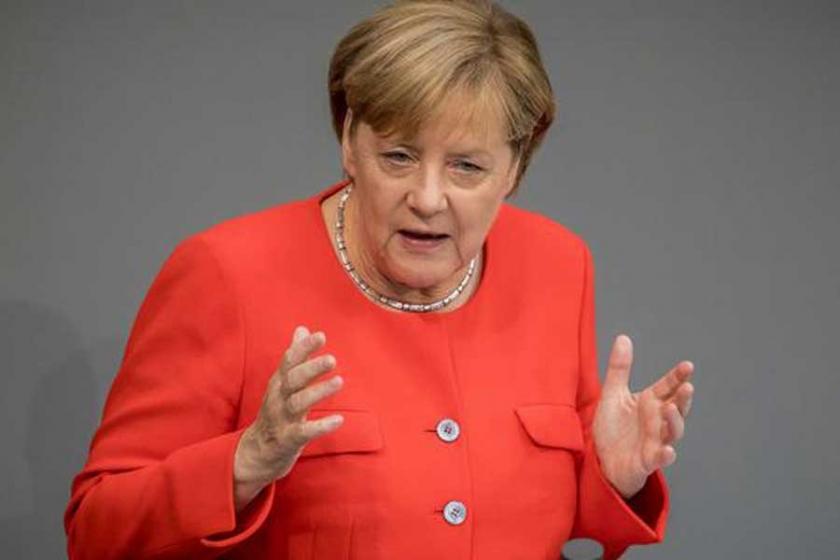 Merkel Türkiye'yi AB gündemine taşıyor