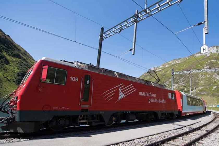 İsviçre'de iki tren birbirine girdi: Yaklaşık 30 yaralı