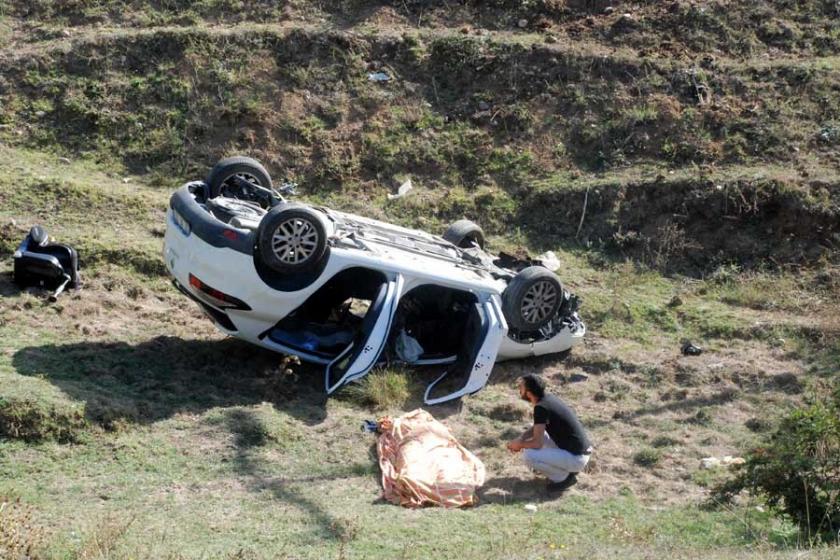 Okul yolunda kaza: 1 öğretmen öldü, 2 öğretmen yaralı