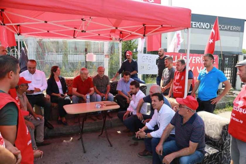 DİSK grevdeki Maccaferri işçilerini ziyaret etti