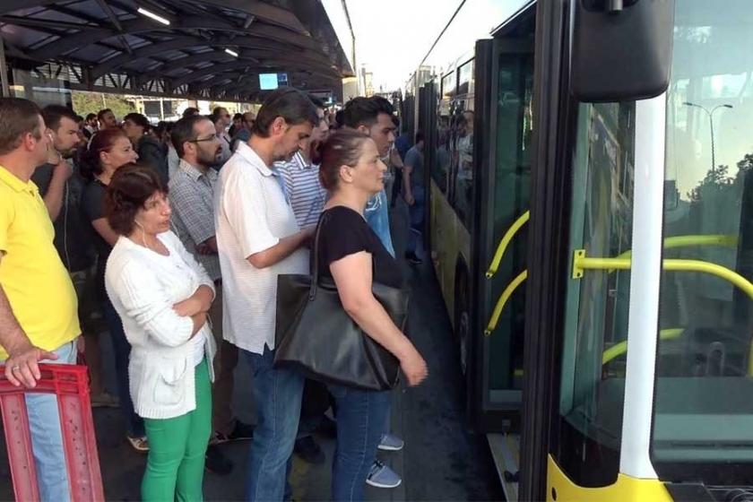 İBB metrobüse önce mecbur bıraktı, sonra sayılarla övündü