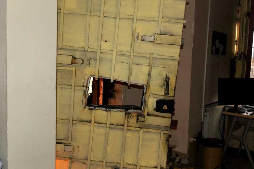 Grup Yorum’un imza gününe polis baskını