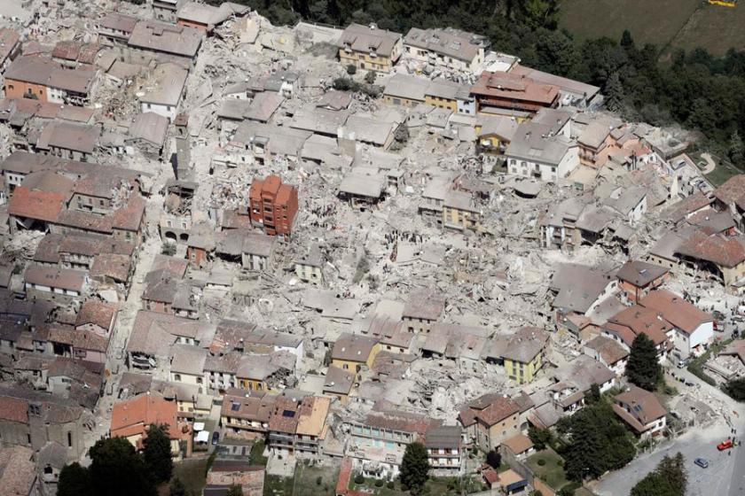 İtalya’da yardımlar depremzedelere ulaşmadı