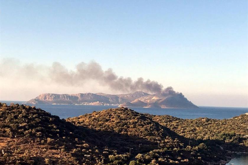 Yunanistan'a bağlı Meis Adası'nda yangın