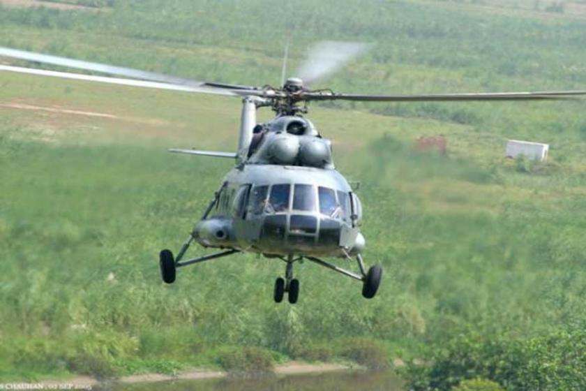 Hindistan'da askeri helikopter düştü: En az 5 ölü