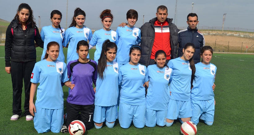 Baba amigo, kızı kaleci, amca kulüp başkanı