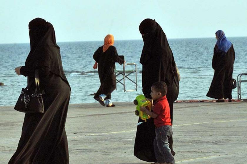 Suudi din adamı, tecavüzden kadınları sorumlu tuttu 