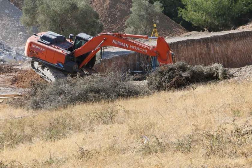 İzmir Çiçekliköy’deki inşaat çalışması kaçak mı?