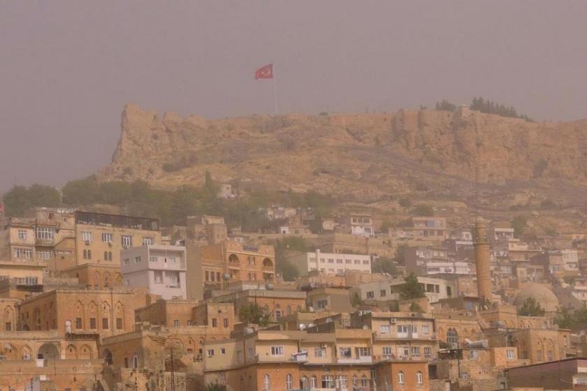 Mardin ve çevre ilçeleri toz bulutu sardı