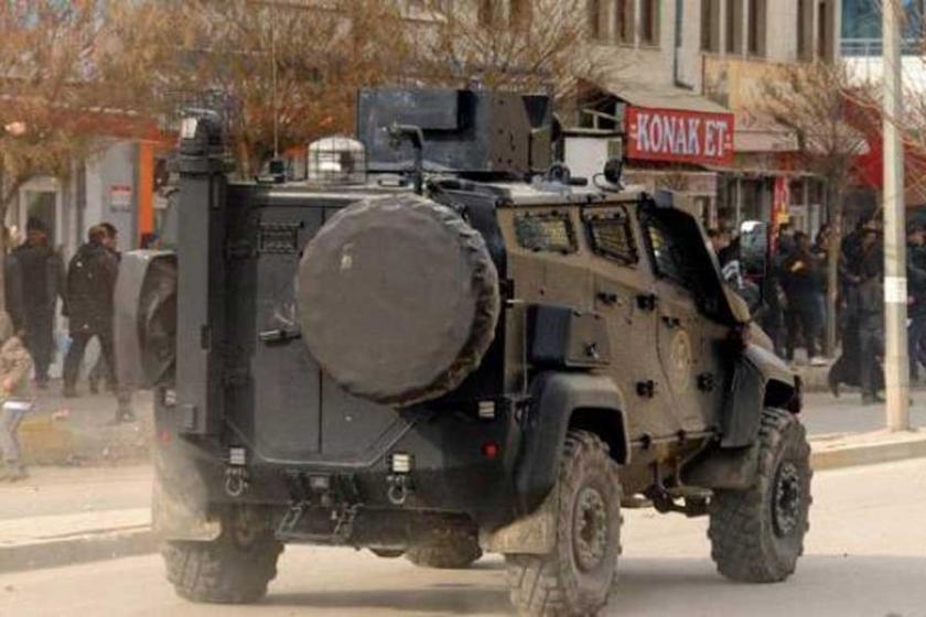 Hakkari'de polis araçları çarpıştı: 1 polis yaşamını yitirdi