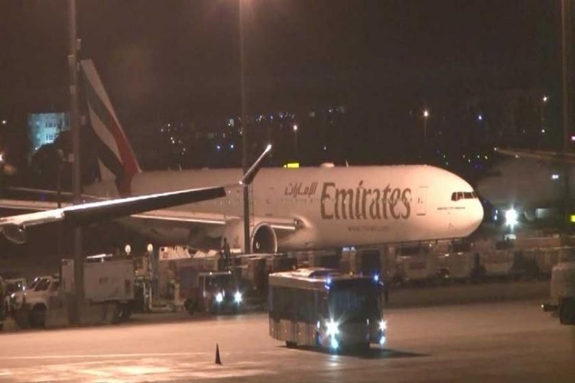 Emirates Tunuslu kadınları uçaklarına almadı