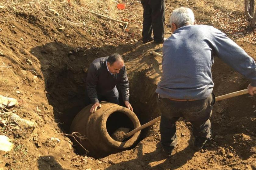 Malatya'da 2 bin yıllık küp bulundu