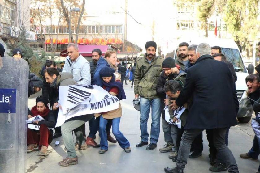 75 yaşındaki Perihan Pulat eylemde darbedildi