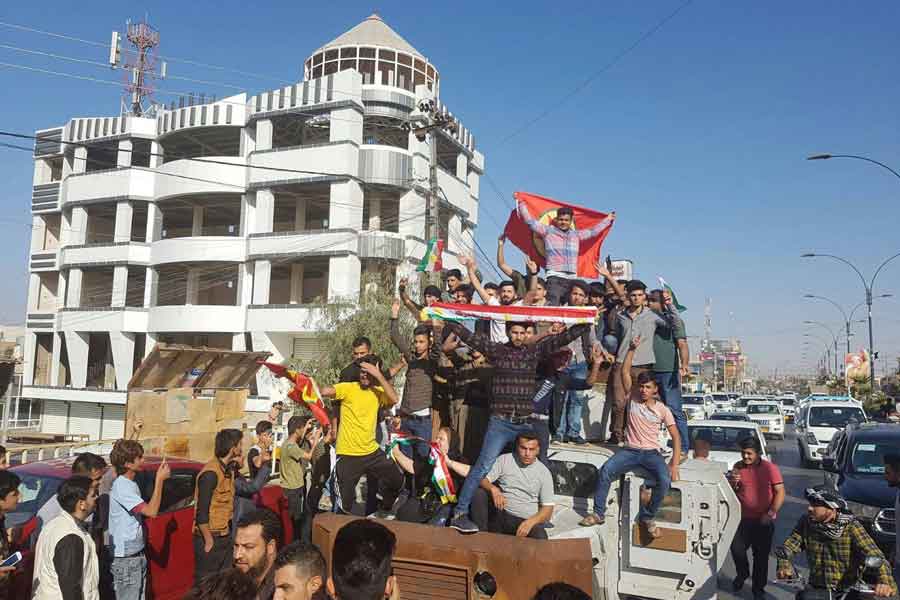 Kerkük'te gönüllüler savunma hattı oluşturdu