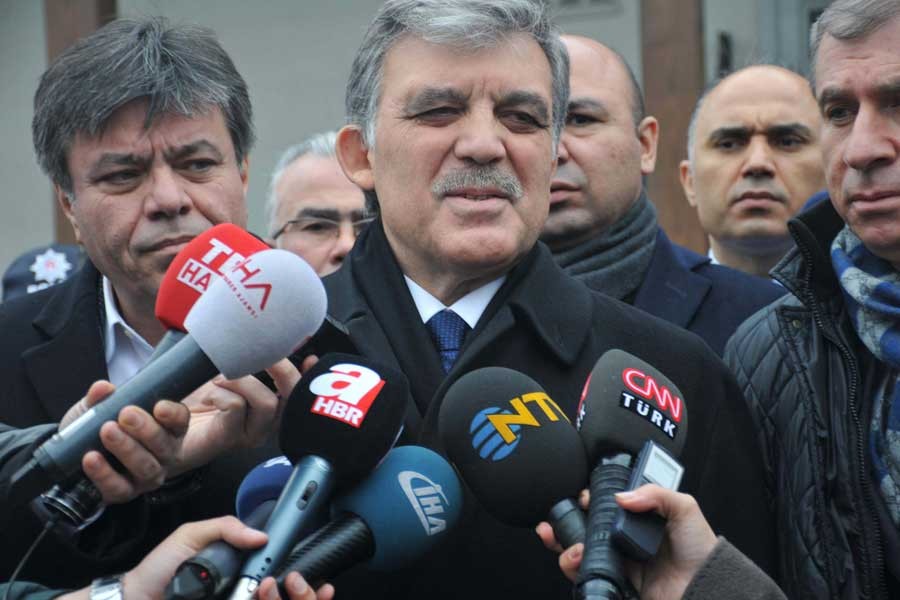 Abdullah Gül: Gazetecilerin tutuksuz yargılanması doğru olur